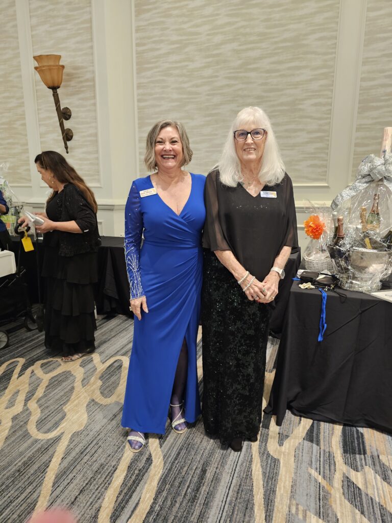 Chapter Regent Leslie Arnold and Chaplain Margo Beard